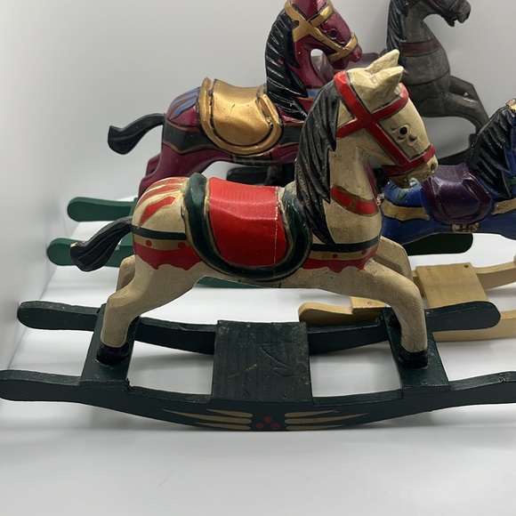 Set of 4 vintage hand made wooden horses - Picture 2 of 14